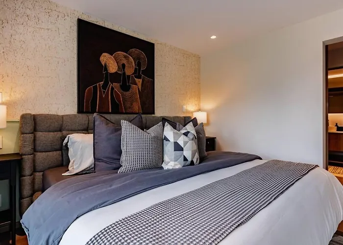Condesa Near Parks And Nightlife *