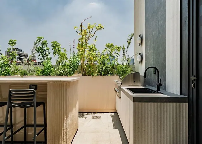 Condesa Near Parks And Nightlife *